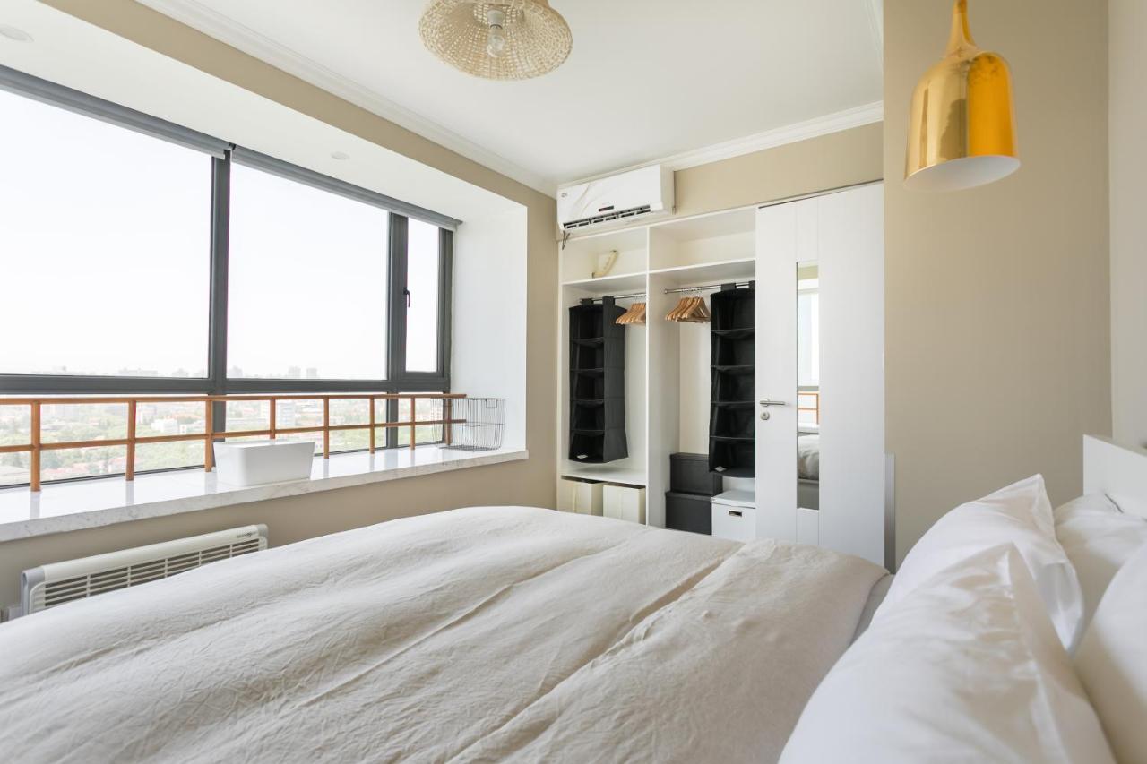 Xujiahui Park 2br Apt