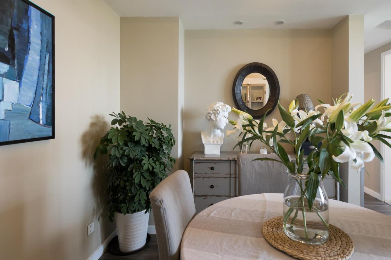 Xujiahui Park 2br Apt *